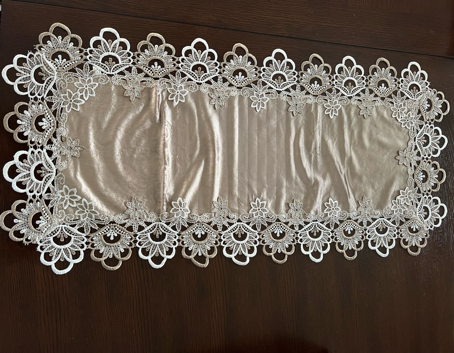 Elegant table runner