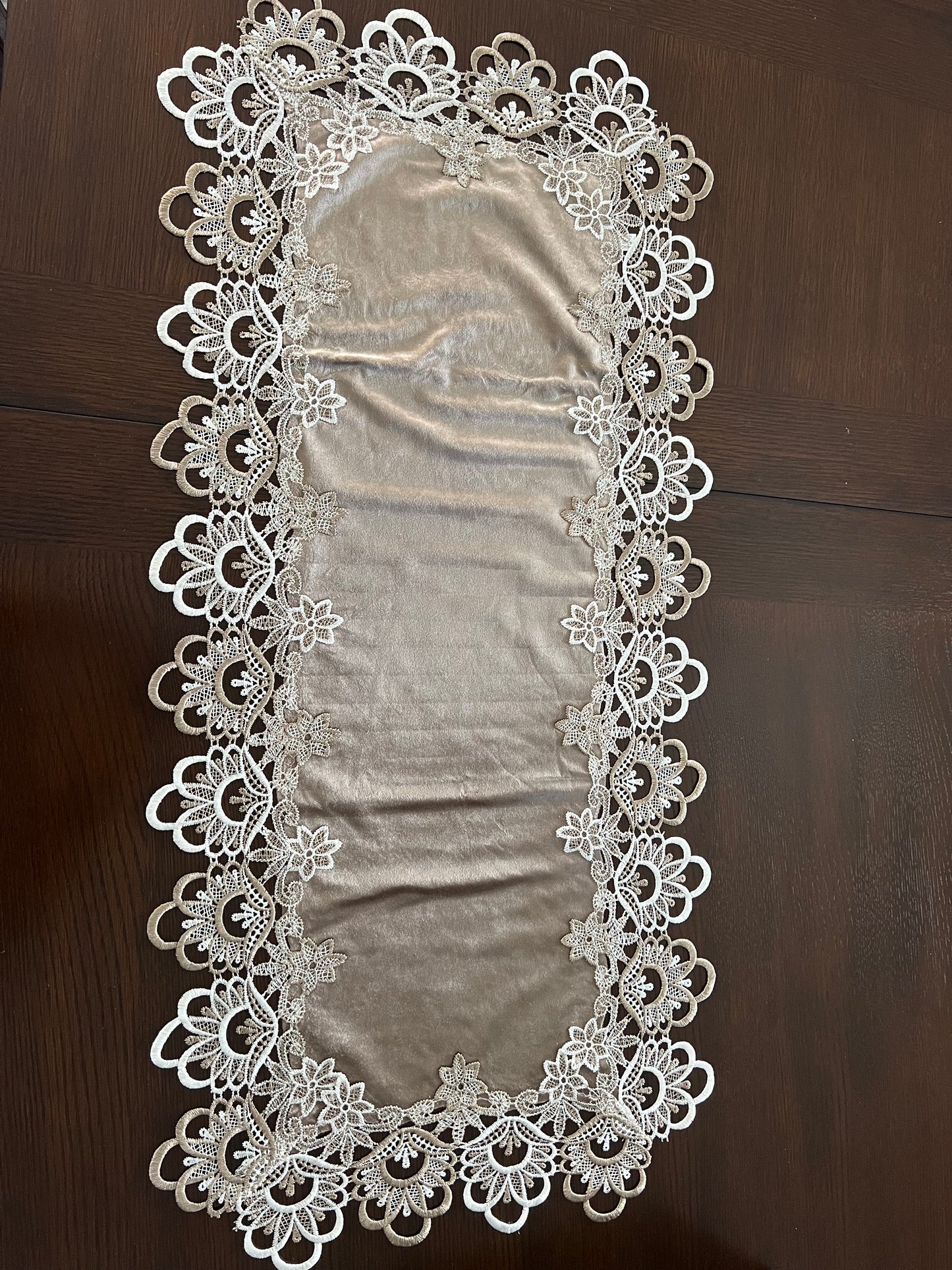 Elegant table runner