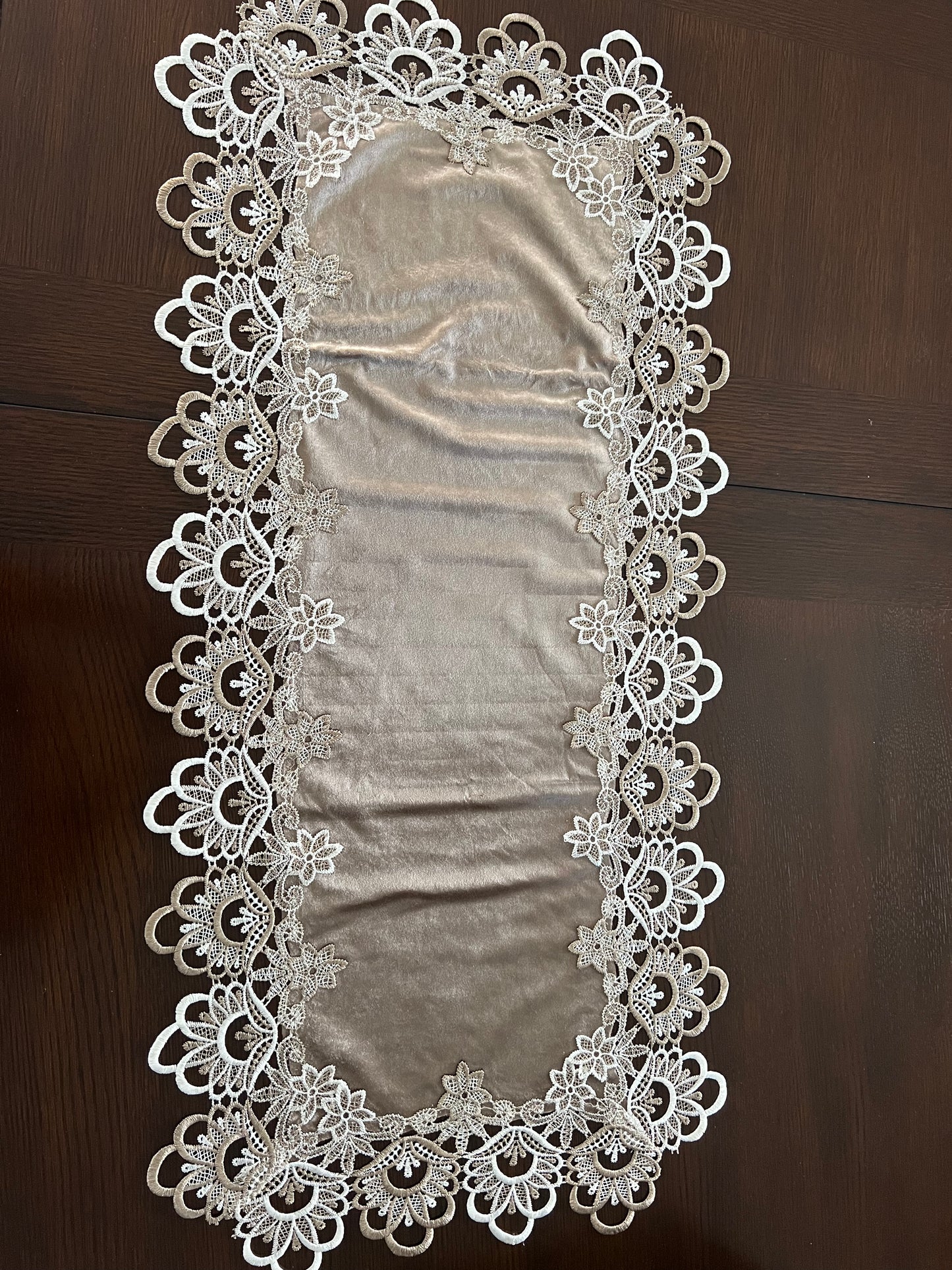 Elegant table runner