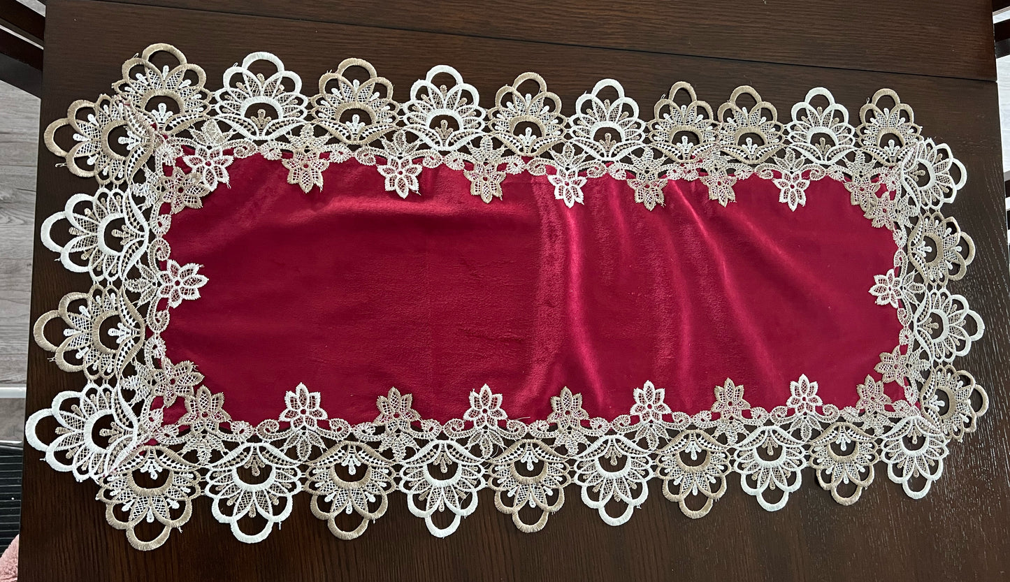 Elegant table runner